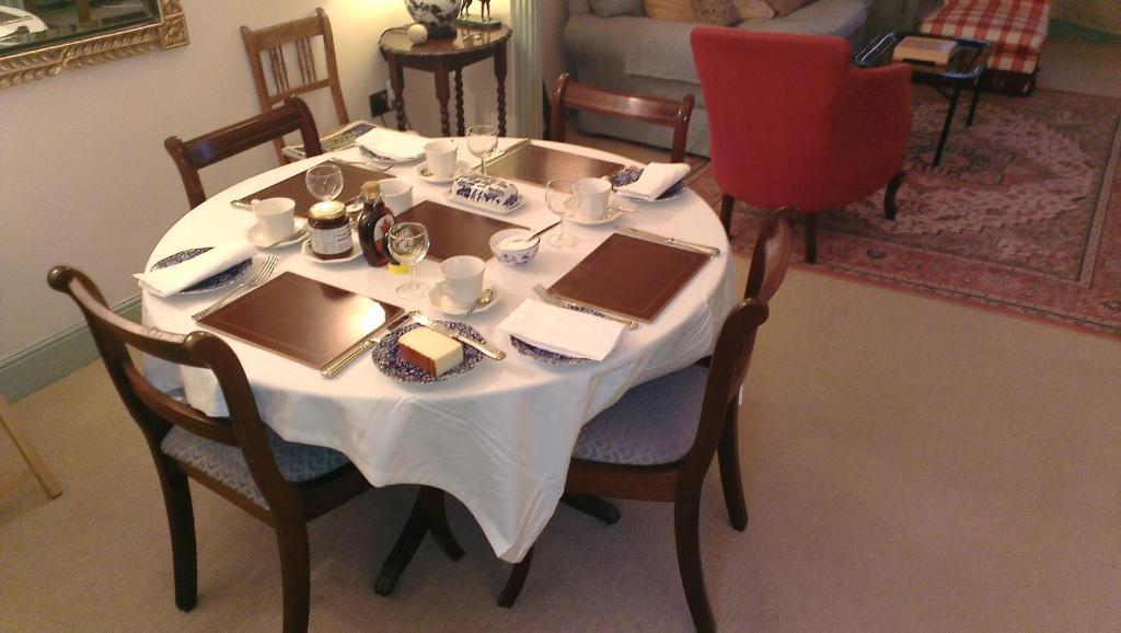 6 Suffolk Parade Hotel Cheltenham Eksteriør billede